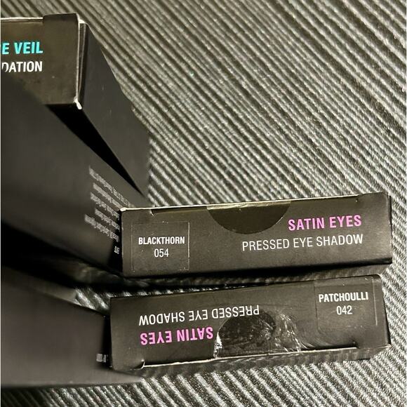 ~NEW~LiSi Cosmetics Foundation Lipstick EyeShadow Concealer MakeUp Lot - 11 pcs - Picture 6 of 6